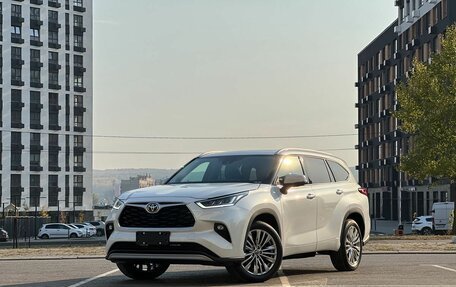 Toyota Highlander, 2024 год, 7 000 000 рублей, 6 фотография