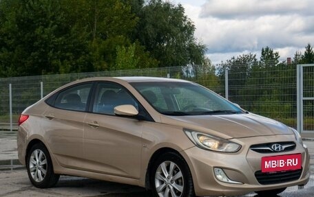 Hyundai Solaris II рестайлинг, 2011 год, 970 000 рублей, 17 фотография