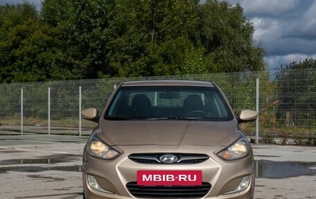 Hyundai Solaris II рестайлинг, 2011 год, 970 000 рублей, 16 фотография