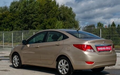 Hyundai Solaris II рестайлинг, 2011 год, 970 000 рублей, 21 фотография