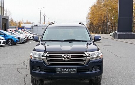 Toyota Land Cruiser 200, 2018 год, 9 819 000 рублей, 2 фотография