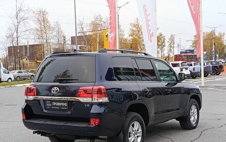 Toyota Land Cruiser 200, 2018 год, 9 819 000 рублей, 5 фотография