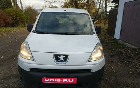 Peugeot Partner II рестайлинг 2, 2011 год, 850 000 рублей, 2 фотография