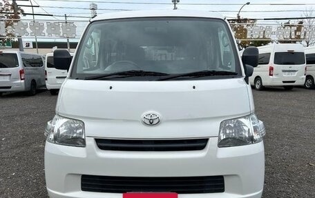 Toyota Lite Ace VI, 2020 год, 1 980 000 рублей, 2 фотография