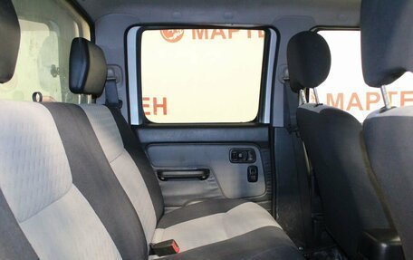 Nissan NP300, 2010 год, 1 260 000 рублей, 11 фотография