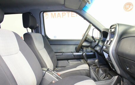 Nissan NP300, 2010 год, 1 260 000 рублей, 10 фотография