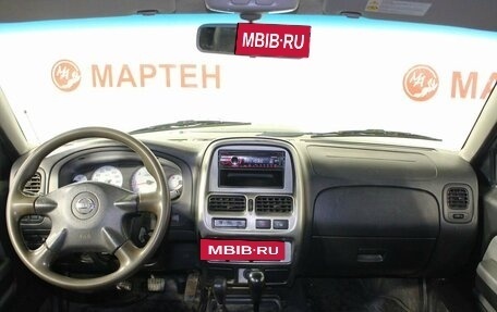 Nissan NP300, 2010 год, 1 260 000 рублей, 15 фотография