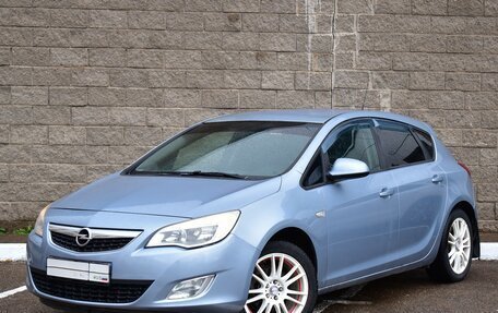 Opel Astra J, 2011 год, 450 000 рублей, 1 фотография