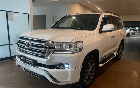 Toyota Land Cruiser 200, 2015 год, 5 300 000 рублей, 1 фотография