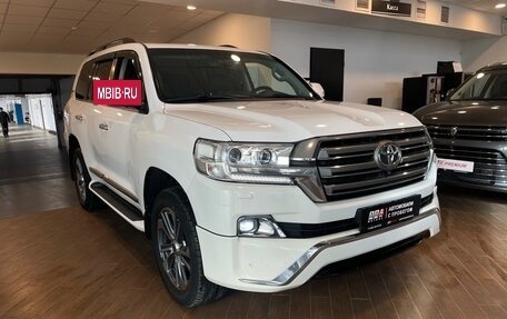 Toyota Land Cruiser 200, 2015 год, 5 300 000 рублей, 3 фотография