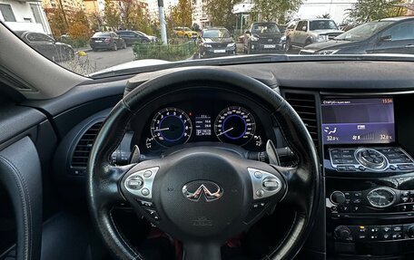 Infiniti QX70, 2013 год, 2 320 000 рублей, 2 фотография