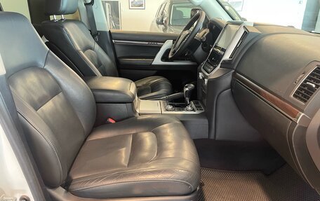 Toyota Land Cruiser 200, 2015 год, 5 300 000 рублей, 22 фотография