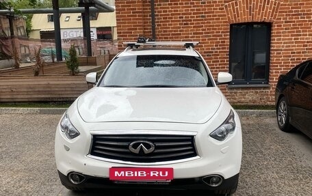 Infiniti QX70, 2013 год, 2 320 000 рублей, 11 фотография