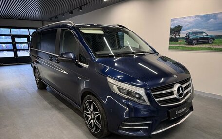 Mercedes-Benz V-Класс, 2017 год, 5 950 000 рублей, 3 фотография