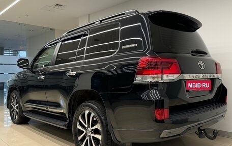 Toyota Land Cruiser 200, 2017 год, 6 620 000 рублей, 7 фотография