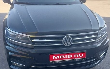 Volkswagen Tiguan II, 2018 год, 2 700 000 рублей, 2 фотография