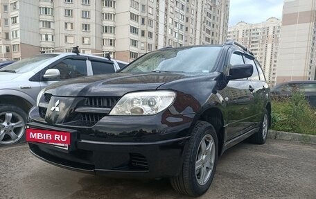 Mitsubishi Outlander III рестайлинг 3, 2006 год, 1 000 000 рублей, 5 фотография