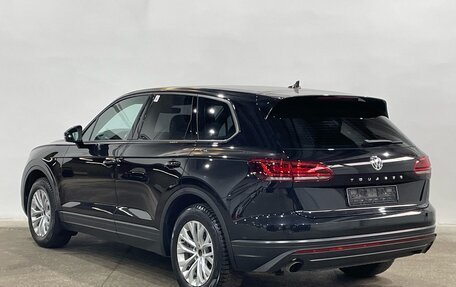 Volkswagen Touareg III, 2018 год, 4 750 000 рублей, 7 фотография