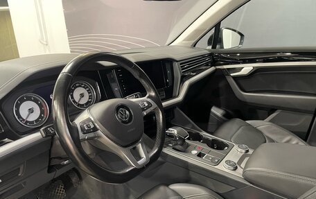 Volkswagen Touareg III, 2018 год, 4 750 000 рублей, 15 фотография