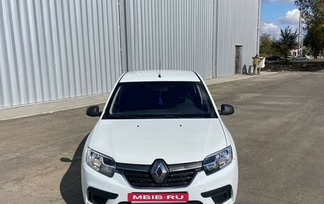 Renault Logan II, 2018 год, 780 000 рублей, 3 фотография