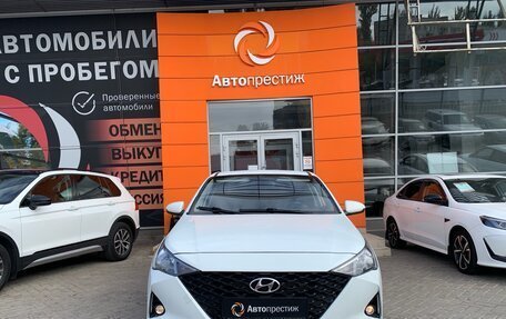 Hyundai Solaris II рестайлинг, 2017 год, 999 000 рублей, 2 фотография