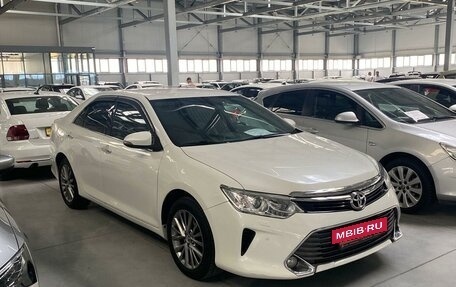 Toyota Camry, 2017 год, 2 570 000 рублей, 3 фотография