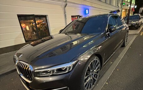 BMW 7 серия, 2019 год, 5 600 000 рублей, 2 фотография