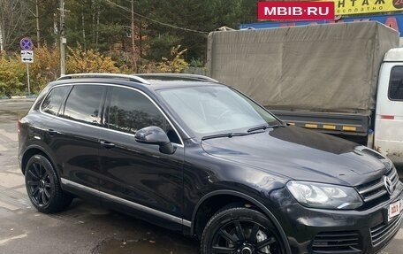 Volkswagen Touareg III, 2011 год, 2 050 000 рублей, 2 фотография