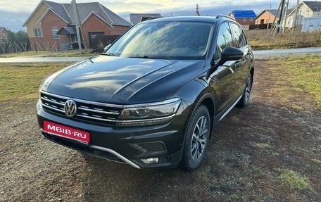 Volkswagen Tiguan II, 2020 год, 2 450 000 рублей, 1 фотография