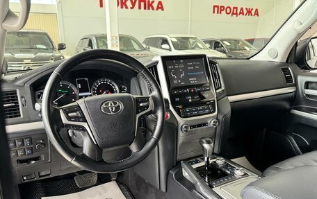 Toyota Land Cruiser 200, 2019 год, 6 300 000 рублей, 24 фотография