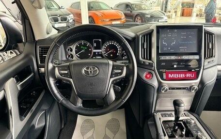 Toyota Land Cruiser 200, 2019 год, 6 300 000 рублей, 22 фотография