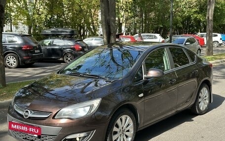 Opel Astra J, 2013 год, 895 000 рублей, 2 фотография