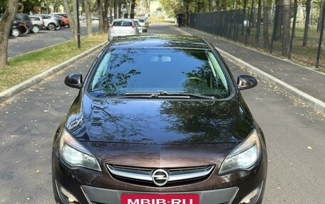 Opel Astra J, 2013 год, 895 000 рублей, 3 фотография