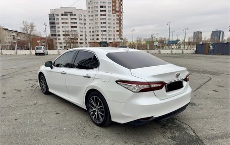 Toyota Camry, 2018 год, 3 090 000 рублей, 3 фотография