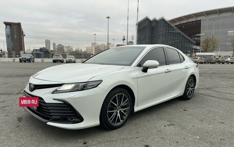 Toyota Camry, 2018 год, 3 090 000 рублей, 4 фотография