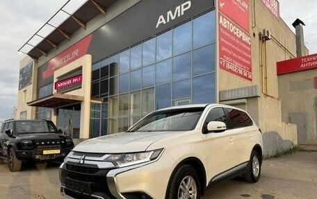 Mitsubishi Outlander III рестайлинг 3, 2018 год, 1 990 000 рублей, 1 фотография