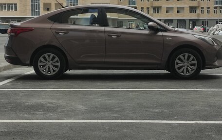 Hyundai Solaris II рестайлинг, 2021 год, 1 700 000 рублей, 3 фотография