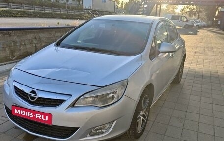 Opel Astra J, 2012 год, 810 000 рублей, 2 фотография