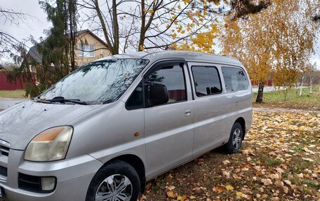 Hyundai H-1 II рестайлинг, 2005 год, 800 000 рублей, 6 фотография