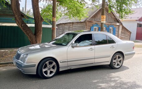 Mercedes-Benz E-Класс, 2001 год, 490 000 рублей, 3 фотография