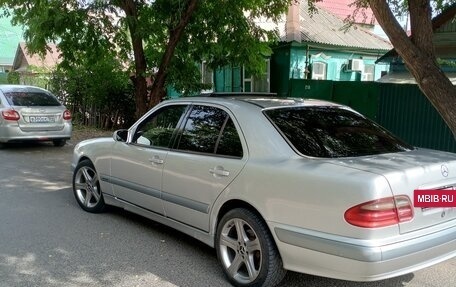 Mercedes-Benz E-Класс, 2001 год, 490 000 рублей, 4 фотография