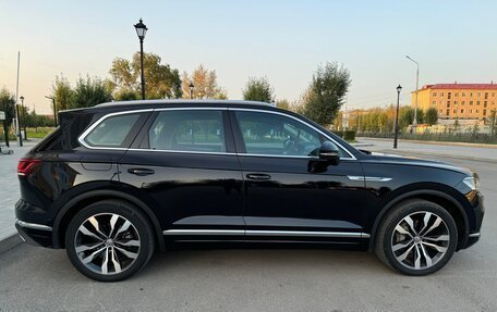 Volkswagen Touareg III, 2018 год, 6 490 000 рублей, 3 фотография