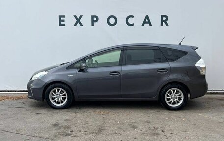 Toyota Prius Alpha I (ZVW40/41), 2013 год, 1 380 000 рублей, 2 фотография