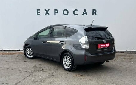 Toyota Prius Alpha I (ZVW40/41), 2013 год, 1 380 000 рублей, 3 фотография