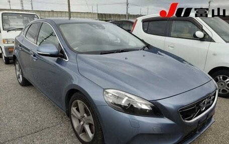 Volvo V40 II рестайлинг, 2014 год, 960 000 рублей, 3 фотография