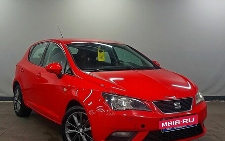 SEAT Ibiza IV рестайлинг 2, 2014 год, 890 000 рублей, 3 фотография