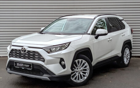 Toyota RAV4, 2020 год, 3 155 000 рублей, 1 фотография