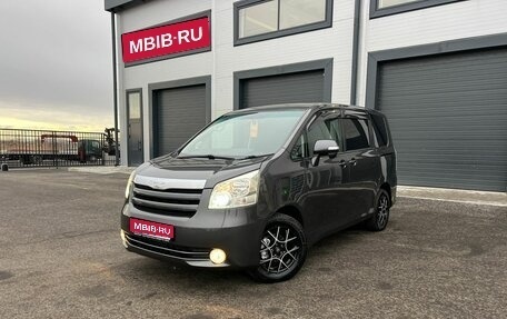 Toyota Noah III, 2008 год, 1 599 999 рублей, 1 фотография