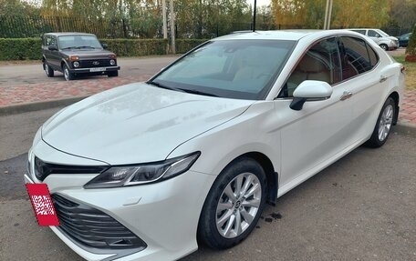 Toyota Camry, 2021 год, 3 340 000 рублей, 2 фотография