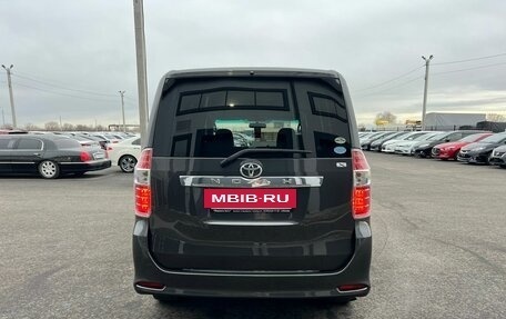 Toyota Noah III, 2008 год, 1 599 999 рублей, 5 фотография